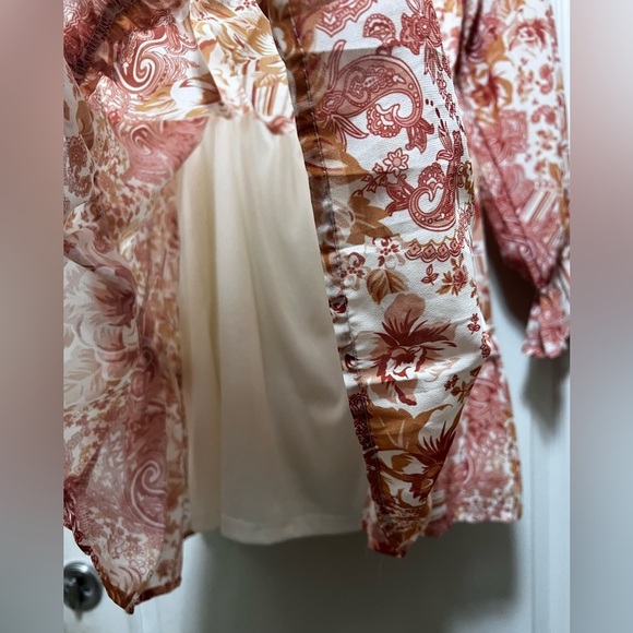 Flying Tomato Long Sleeve Lined Short mini Dress. Size medium. Flowy floral - Picture 4 of 5